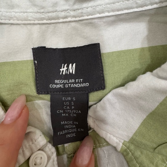 H&M button up shirt - Picture 2 of 3